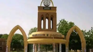 في خطوة وُصفت بأنها محورية لاستعادة ملامح الحياة المدنية في العاصمة السودانية، أعلنت إدارة جامعة الخرطوم اليوم، العاشر من فبراير 2026، عن استئناف كافة الأنشطة الأكاديمية والإدارية بمجمعاتها المختلفة حضورياً عقب عطلة عيد الفطر المبارك.