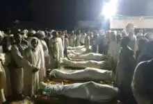 استيقظت منطقة المتمة السودانية على وقع مأساة إنسانية كبرى احيث أعلنت السلطات المحلية الخميس عن ارتفاع حصيلة ضحايا غرق مركب "طيبة الخواض" النهري إلى 24 قتيلاً، في حادثة مؤلمة تسببت في فقدان عائلات بأكملها.