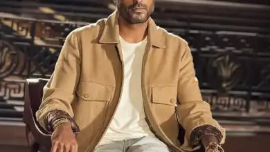 فجّر المخرج المصري المثير للجدل، محمد سامي، قنبلة من العيار الثقيل بوجه الفنانة القديرة عفاف شعيب، معلناً انتصاره النهائي في معركة قضائية استمرت لعامين، لينهي بذلك "مسلسلاً" من الاتهامات بالسب والقذف دارت أروقته داخل ردهات المحاكم.